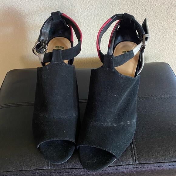 Joe's Jeans Wedged Heel Strapped Sandal Black with grey/burgundy size 9.5 - Picture 13 of 14